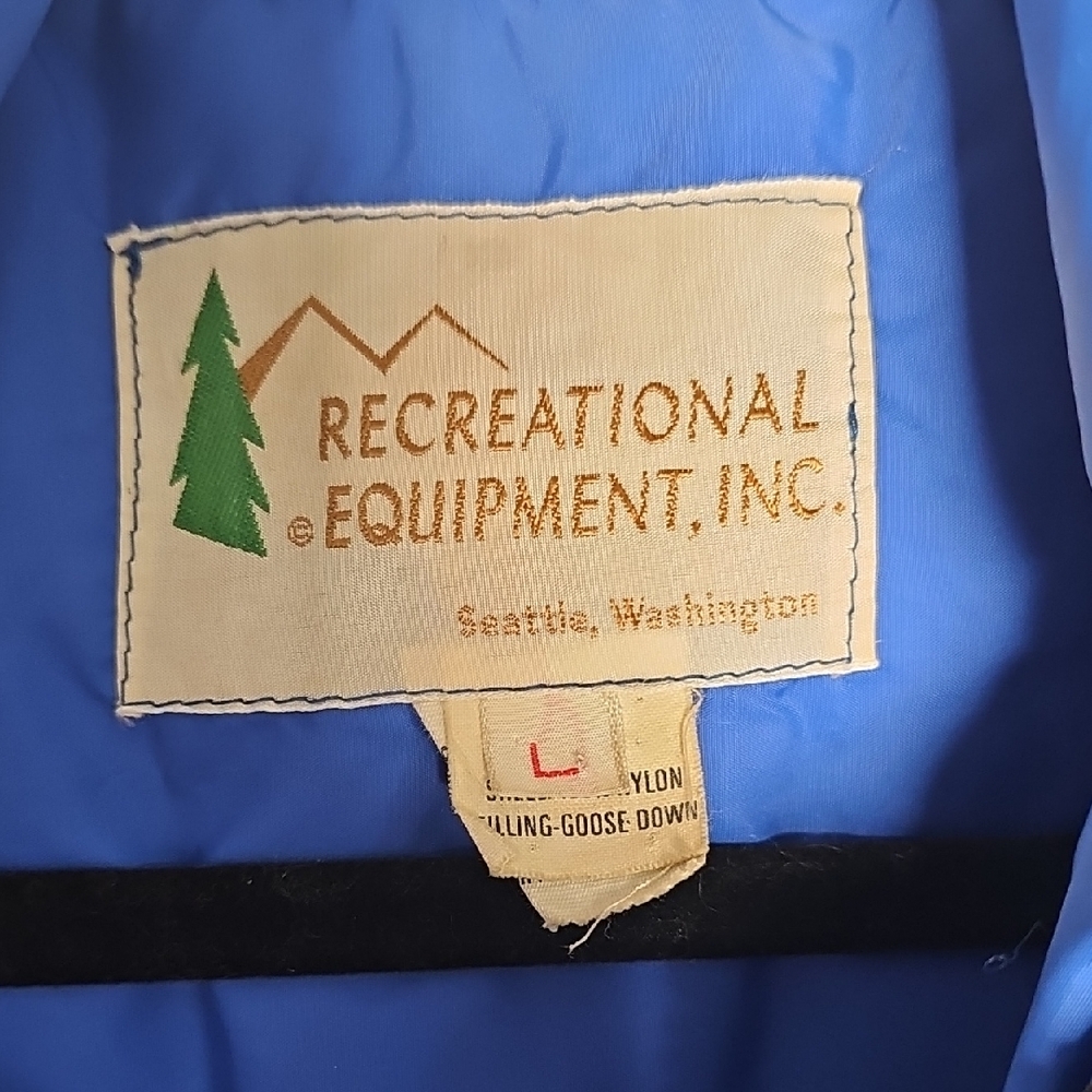 REI Men's Vibrant Blue Puffer Vest - Picture 2 of 16